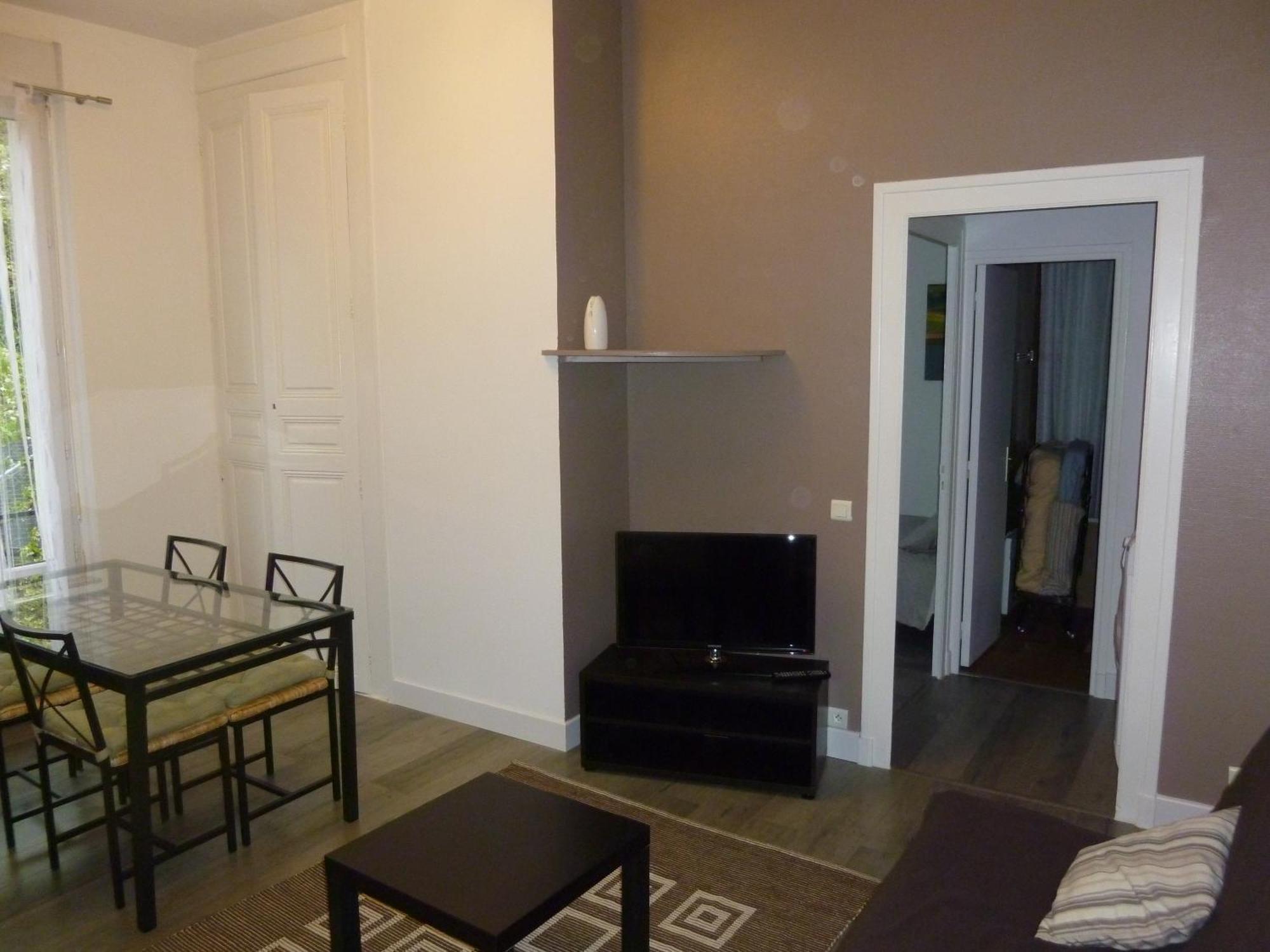 Le Logis De La Tour Apartment Amboise Luaran gambar